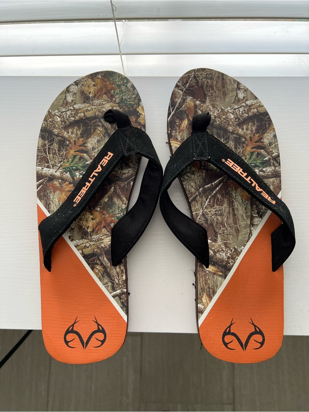 Realtree Kids' Orange Camo Flip Flops